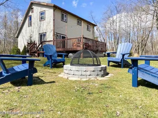 221 Ash Drive, Long Pond, PA 18334