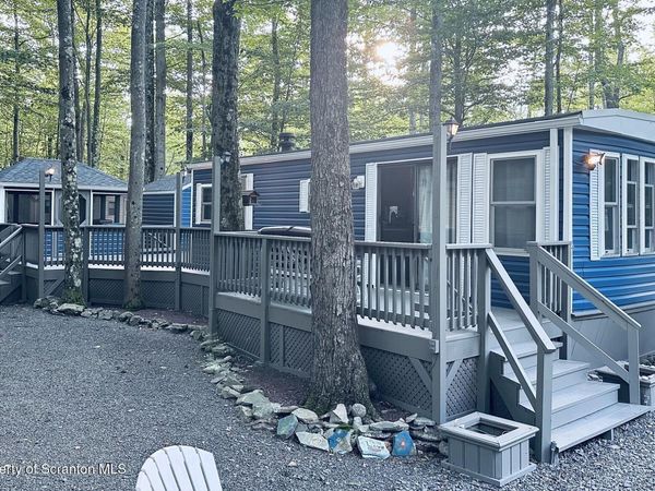128 Oak Place, Covington Twp, PA 18424