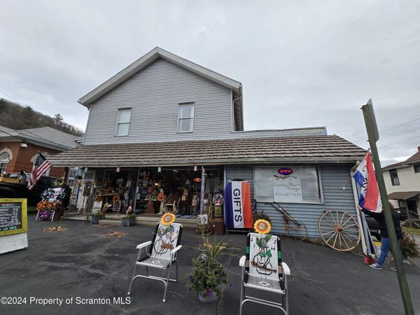 118 Main Street, Hop Bottom, PA 18824