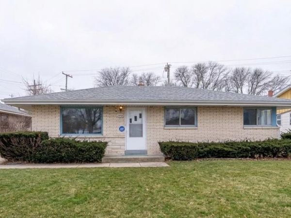 7629 W Thurston CIRCLE, Milwaukee, WI 53218