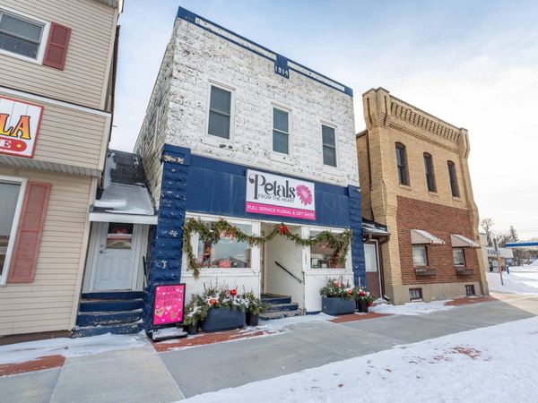 121 S Broadway , Pelican Rapids, MN 56572