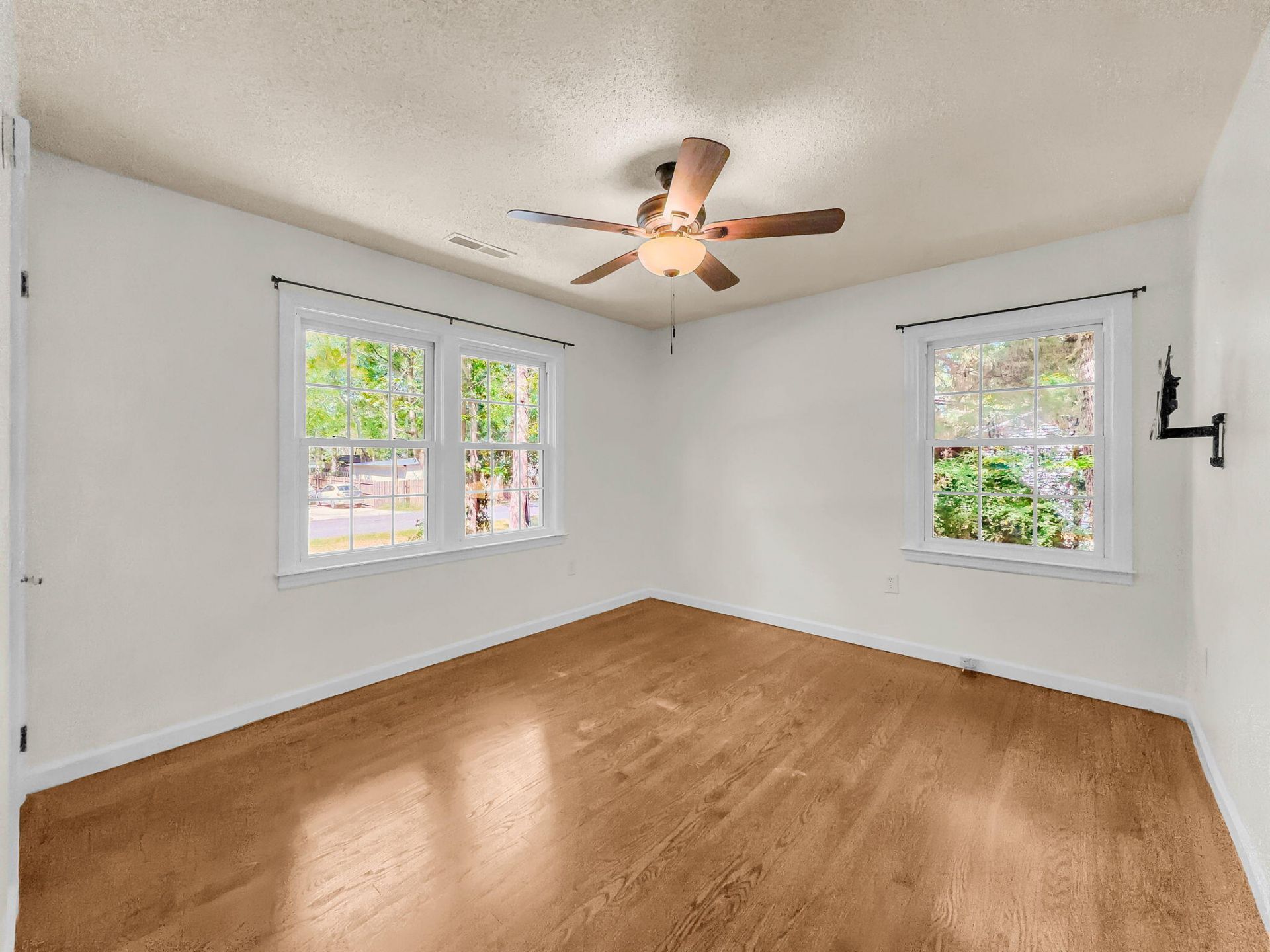 3627 Barton Street Photo 13