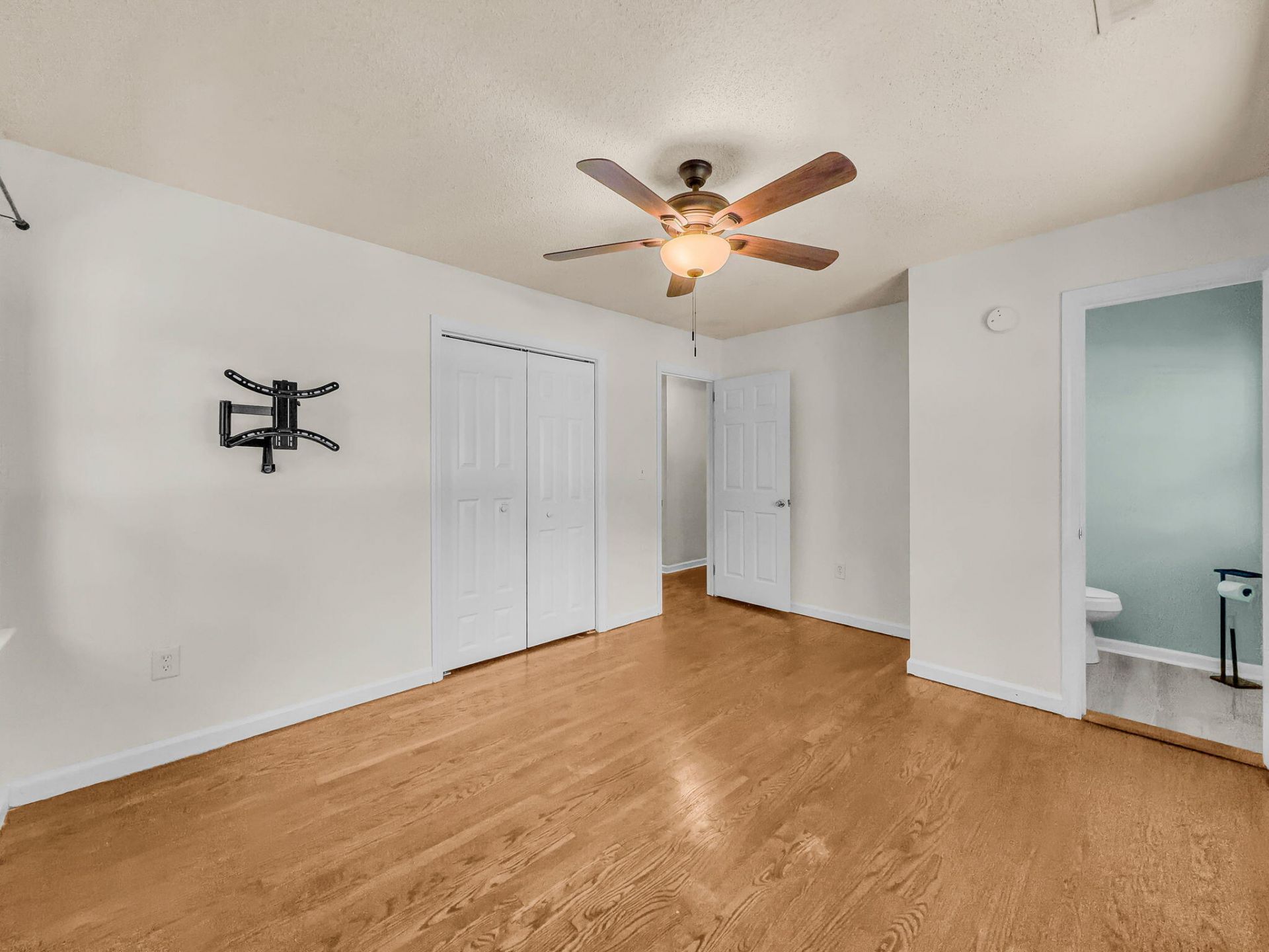 3627 Barton Street Photo 14