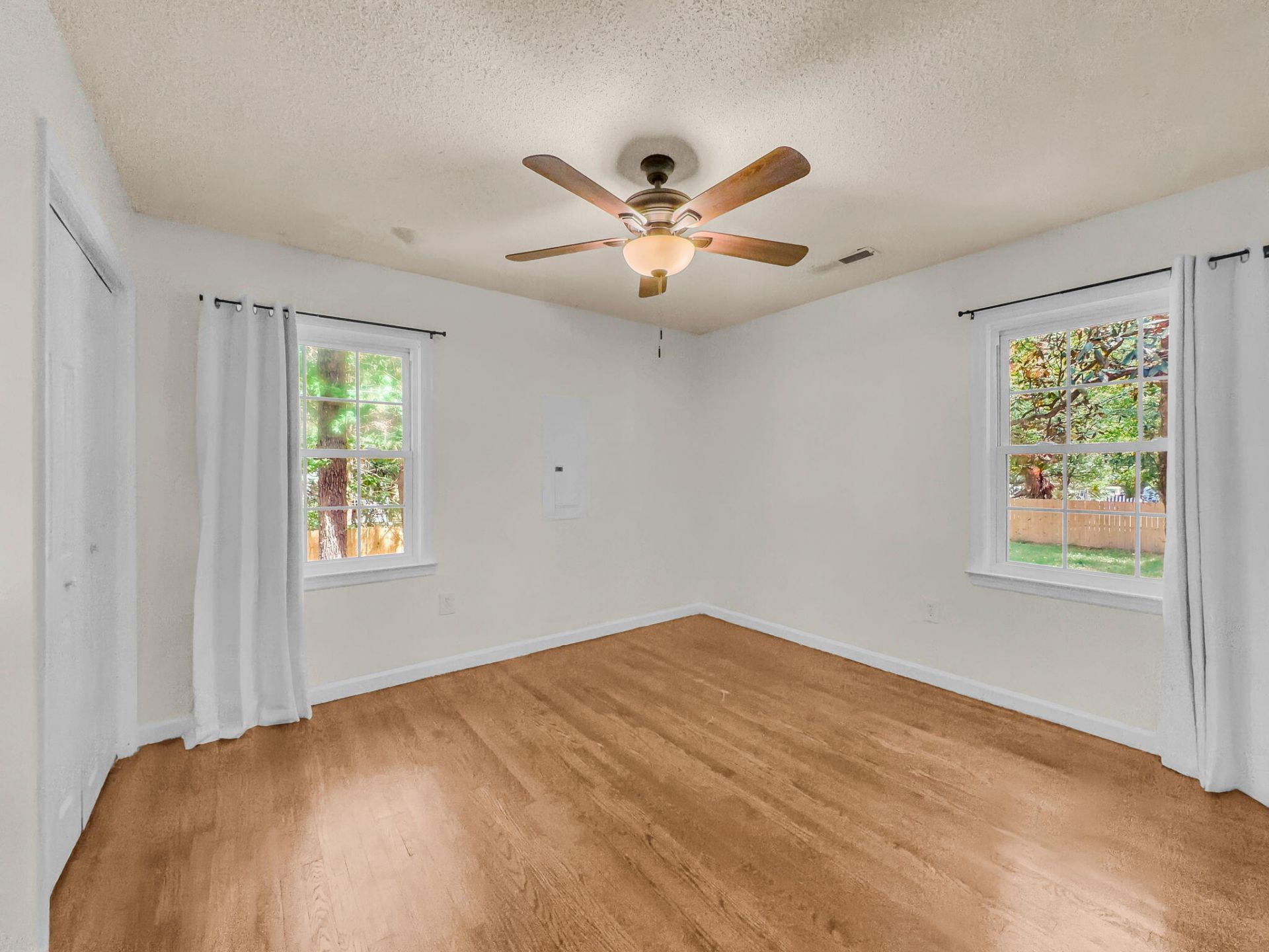 3627 Barton Street Photo 16