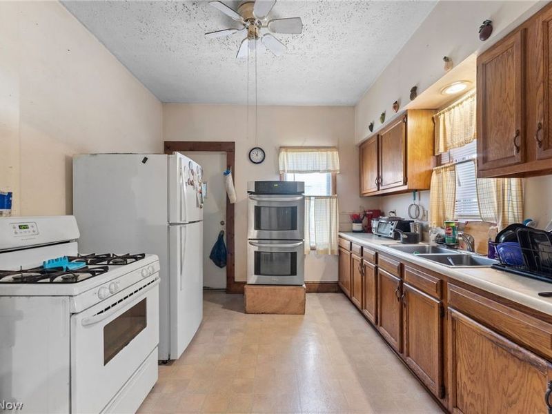 3422 Daisy Avenue, Cleveland, OH 44109 Photo 18