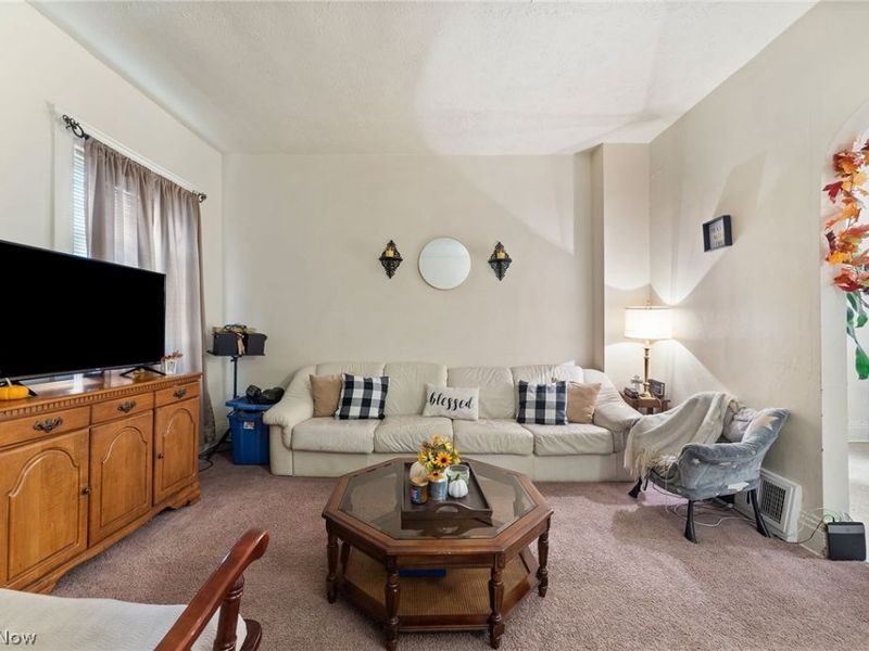 3422 Daisy Avenue, Cleveland, OH 44109 Photo 5