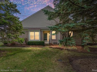 1685 Maple Creek Court, Rochester, MI 48306