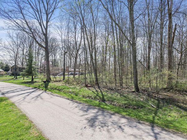 11733 Julie Drive NW, Baltimore, OH 43105