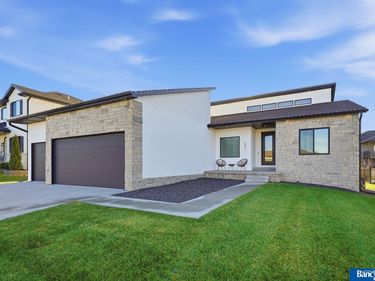 6801 Monarch Drive , Lincoln, NE 68516