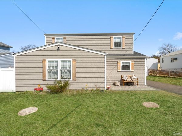 107 Newman Street , Patchogue, NY 11772