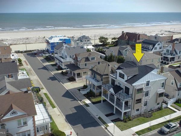 100 S FRONTENAC AVENUE , MARGATE CITY, NJ 08402