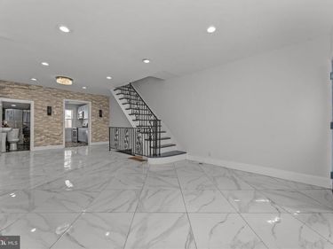 355 TREE STREET, PHILADELPHIA, PA 19148