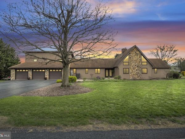 300 HOLLOWBROOK DRIVE, CARLISLE, PA 17013