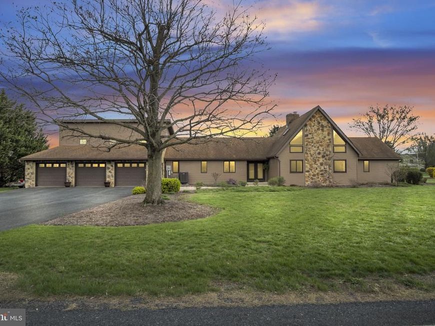 300 Hollowbrook Drive, Carlisle, PA 17013 Main Photo