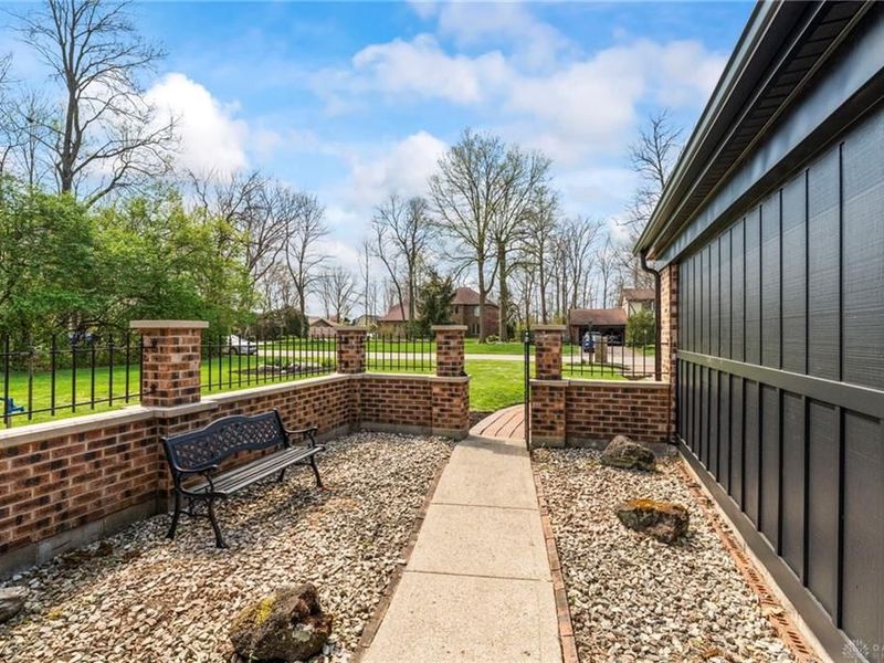 1717 Conwood Drive, Troy, OH 45373 Photo 11