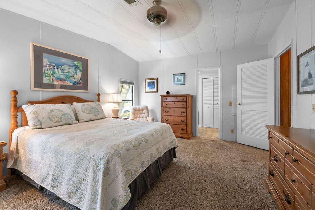 7894 SE Saratoga Drive E, Hobe Sound, FL 33455 Photo