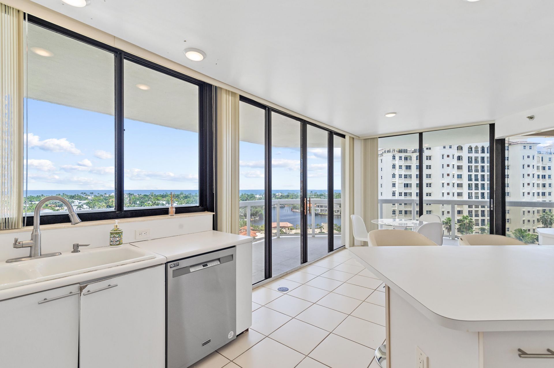 20185 E Country Club Drive, Unit 901, Aventura, FL 33180 Photo