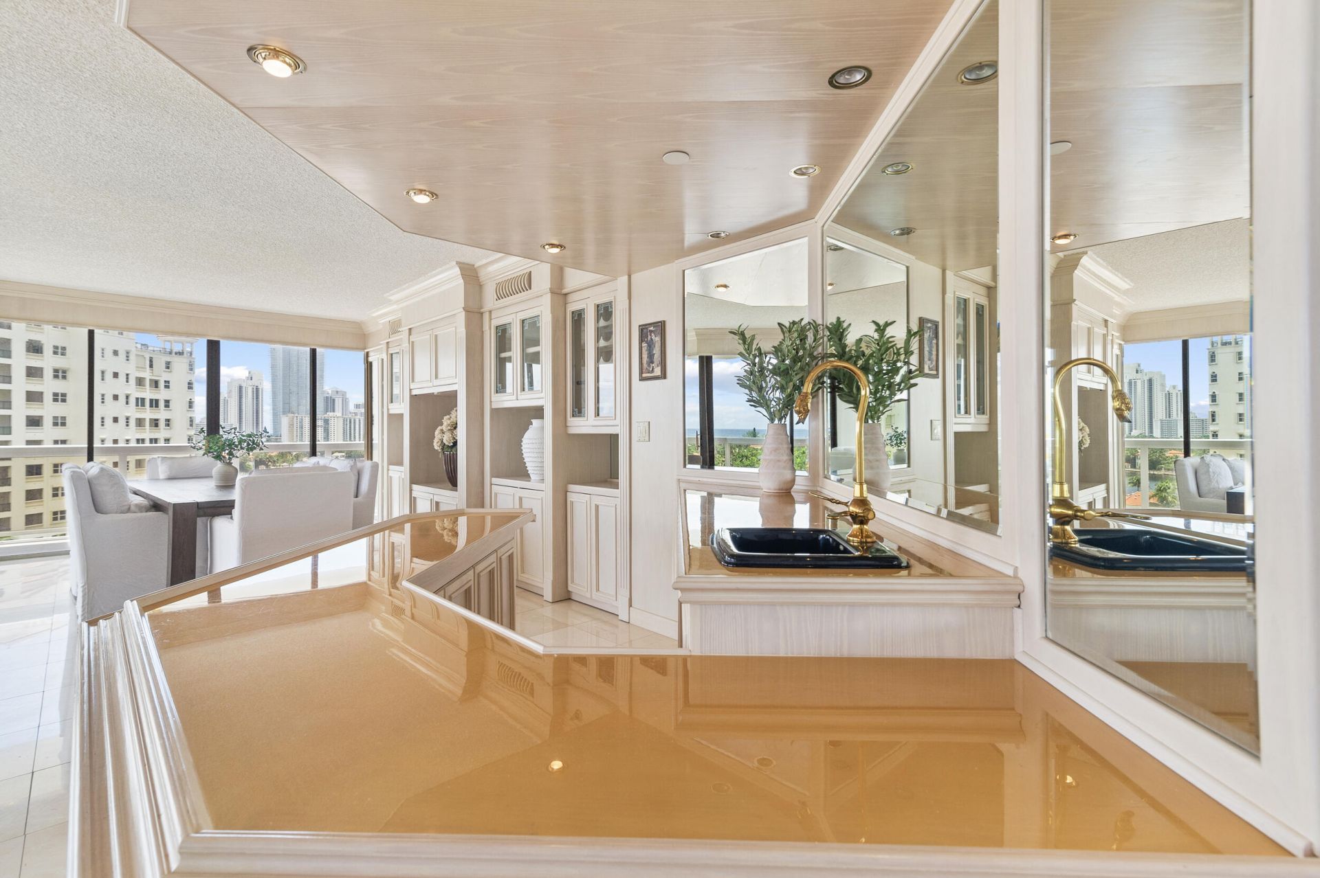 20185 E Country Club Drive, Unit 901, Aventura, FL 33180 Photo