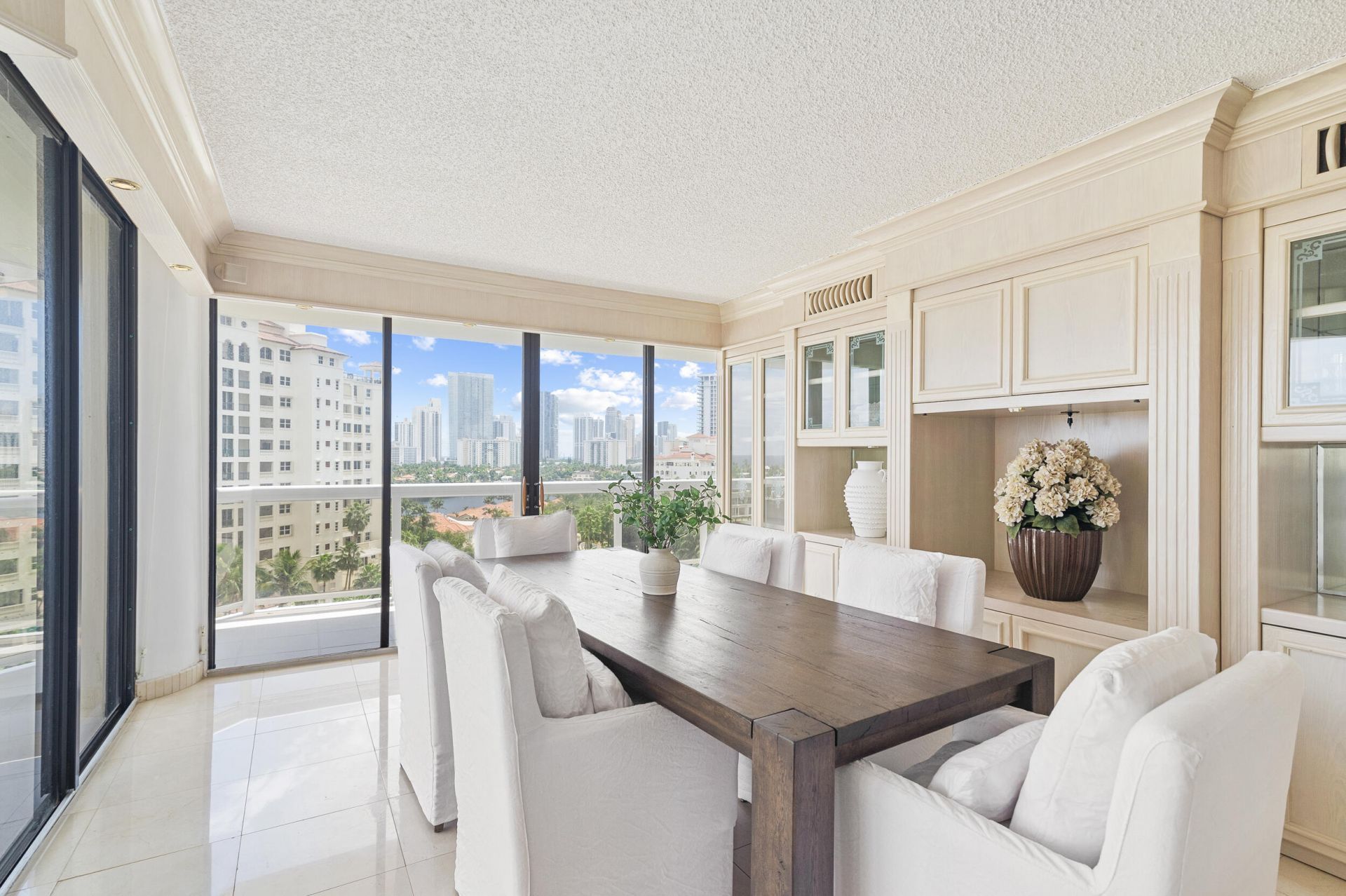 20185 E Country Club Drive, Unit 901, Aventura, FL 33180 Photo