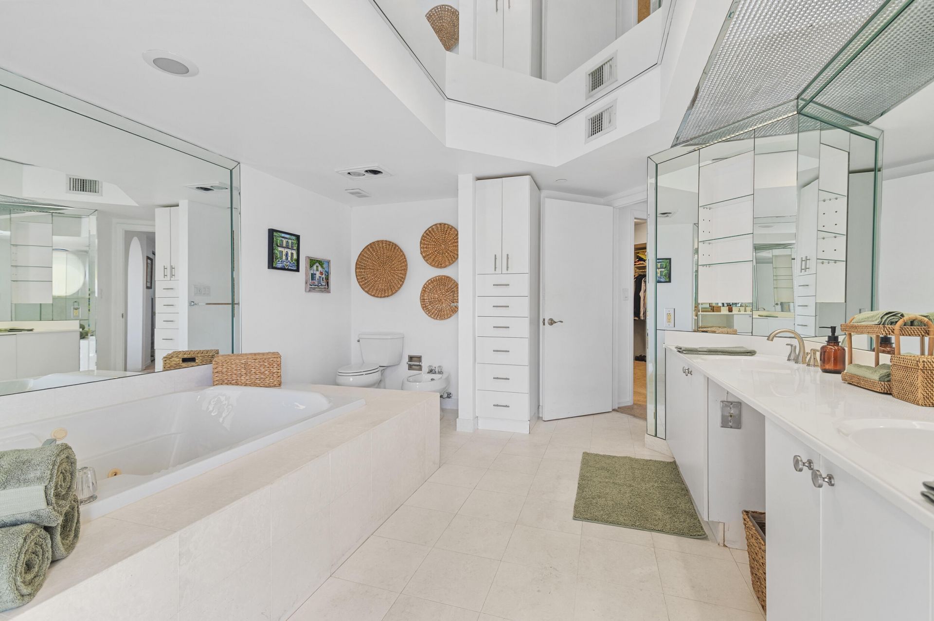 20185 E Country Club Drive, Unit 901, Aventura, FL 33180 Photo