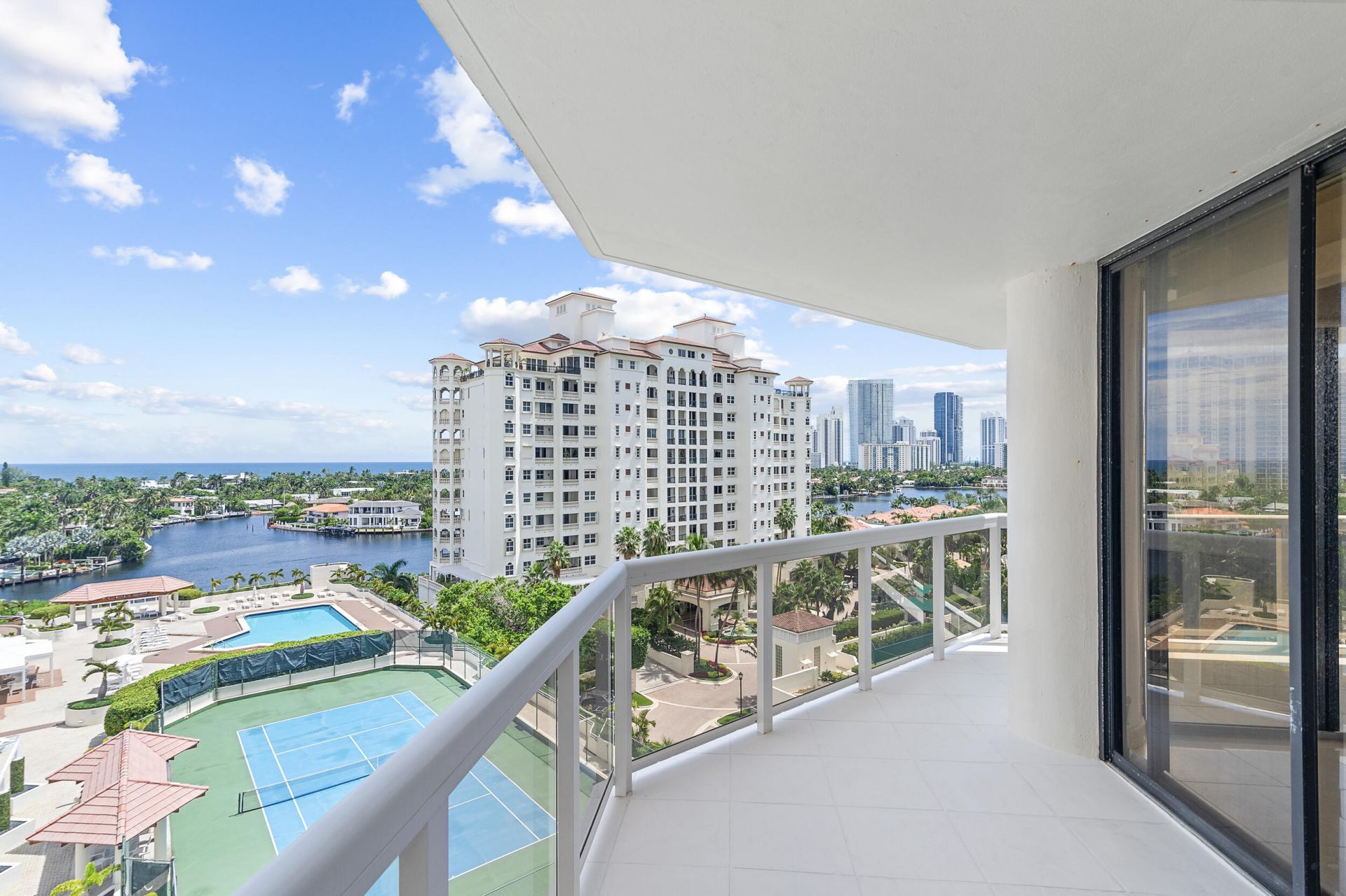 20185 E Country Club Drive, Unit 901, Aventura, FL 33180 Photo