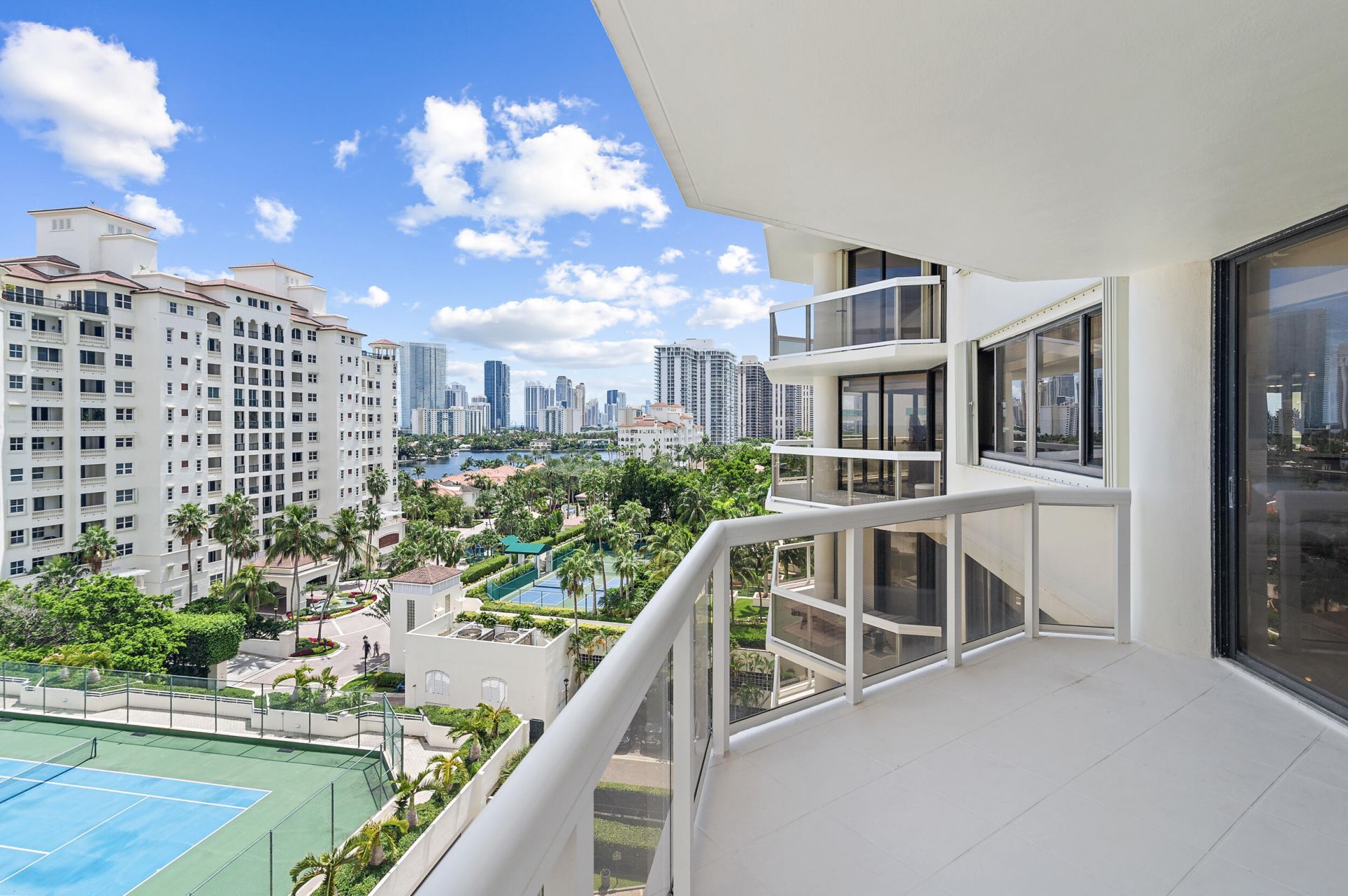 20185 E Country Club Drive, Unit 901, Aventura, FL 33180 Photo