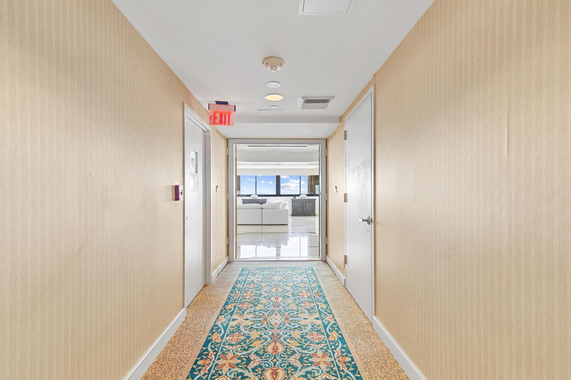 20185 E Country Club Drive, Unit 901, Aventura, FL 33180 Photo