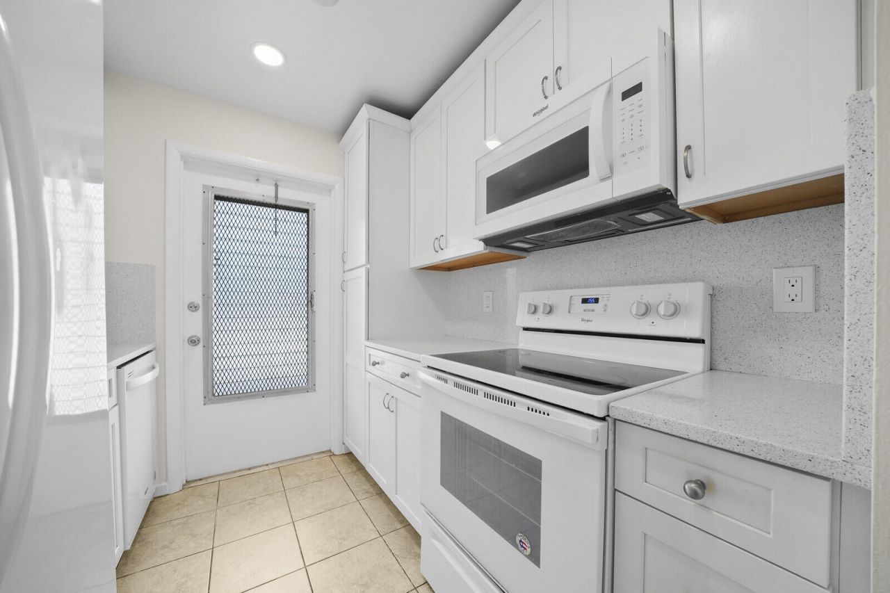 130 Doolen Court, Unit 109, North Palm Beach, FL 33408 Photo