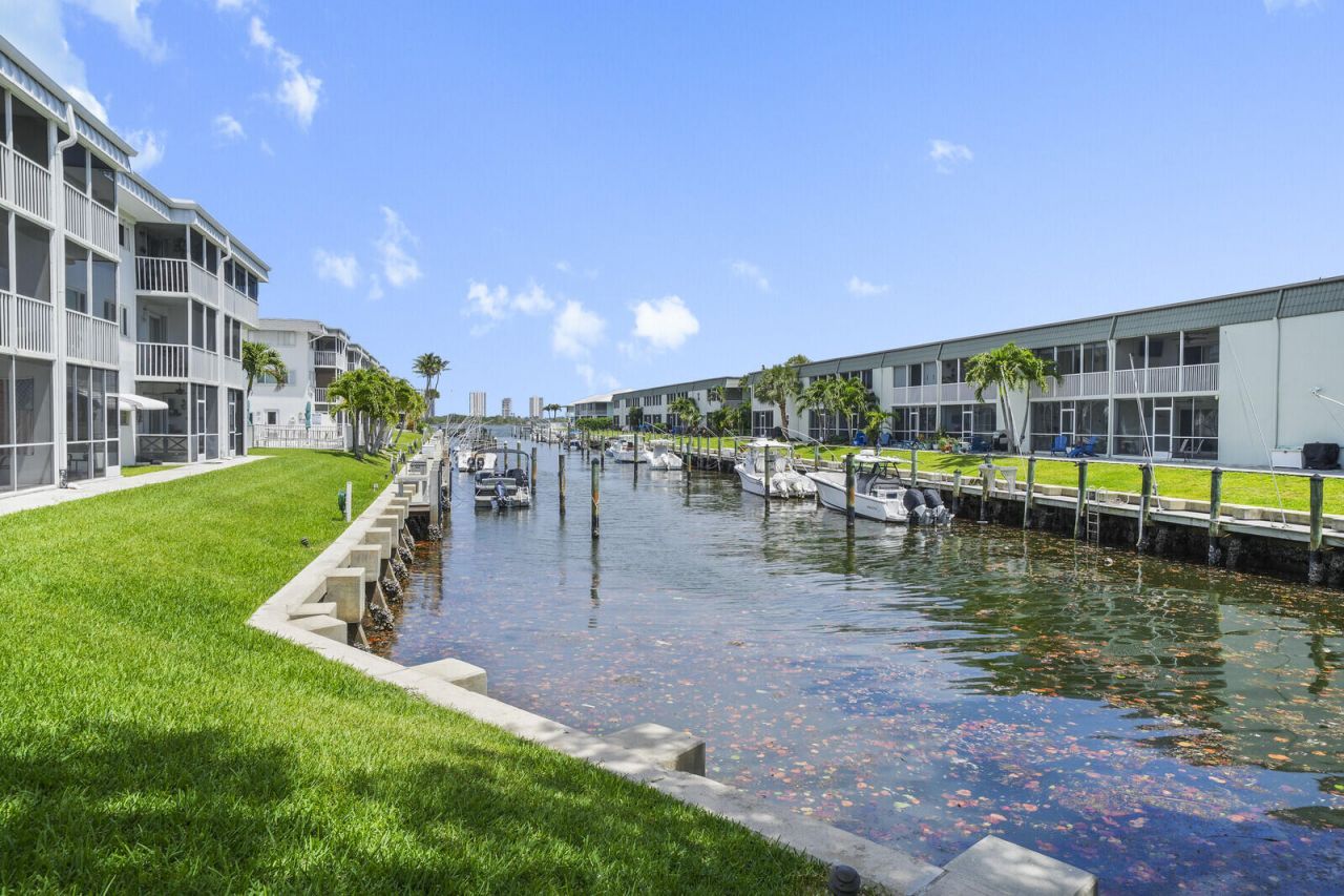 130 Doolen Court, Unit 109, North Palm Beach, FL 33408 Photo