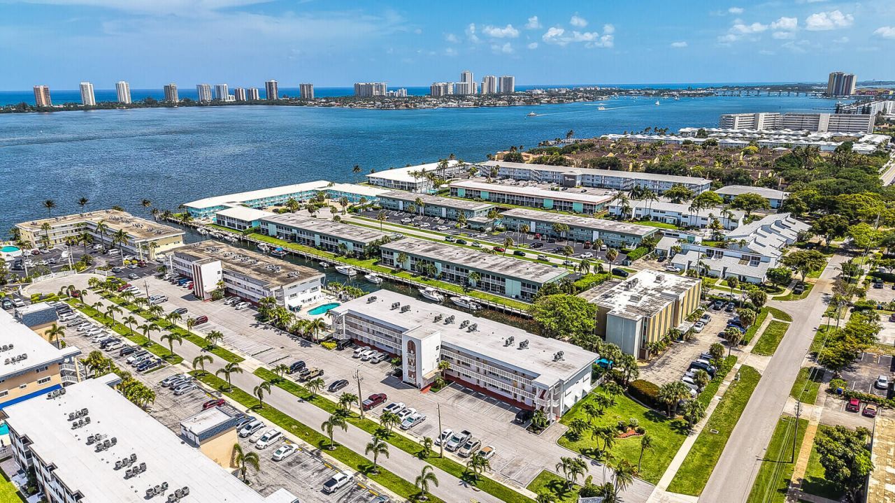 130 Doolen Court, Unit 109, North Palm Beach, FL 33408 Photo