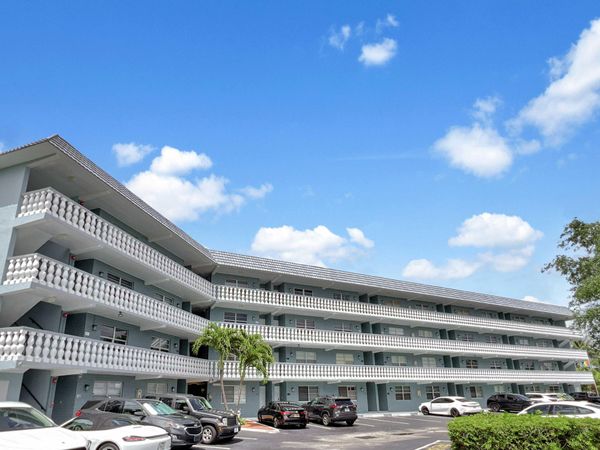 801 NE 18th Court, Unit 208, Fort Lauderdale, FL 33305