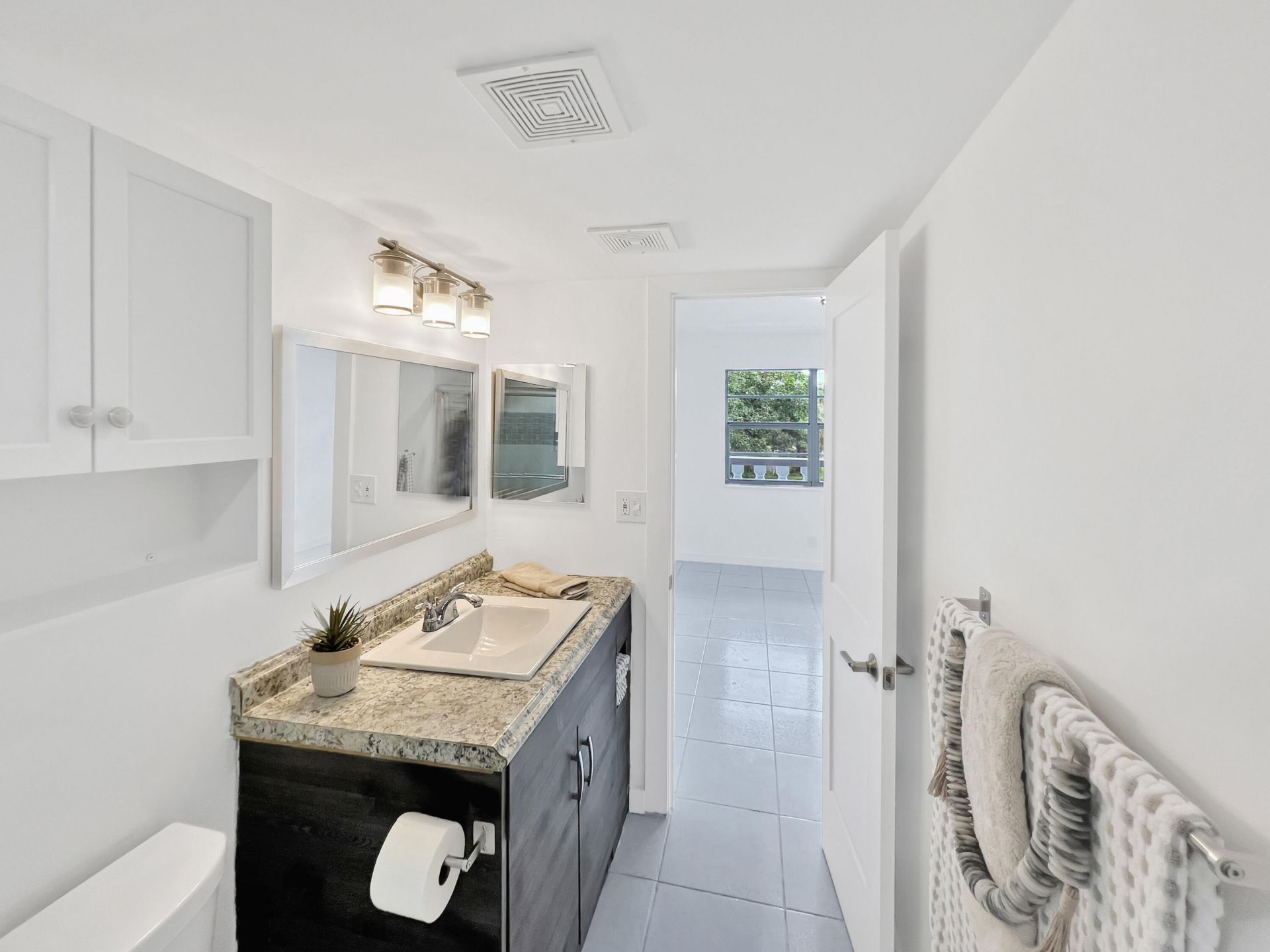 801 NE 18th Court, Unit 208, Fort Lauderdale, FL 33305 Photo
