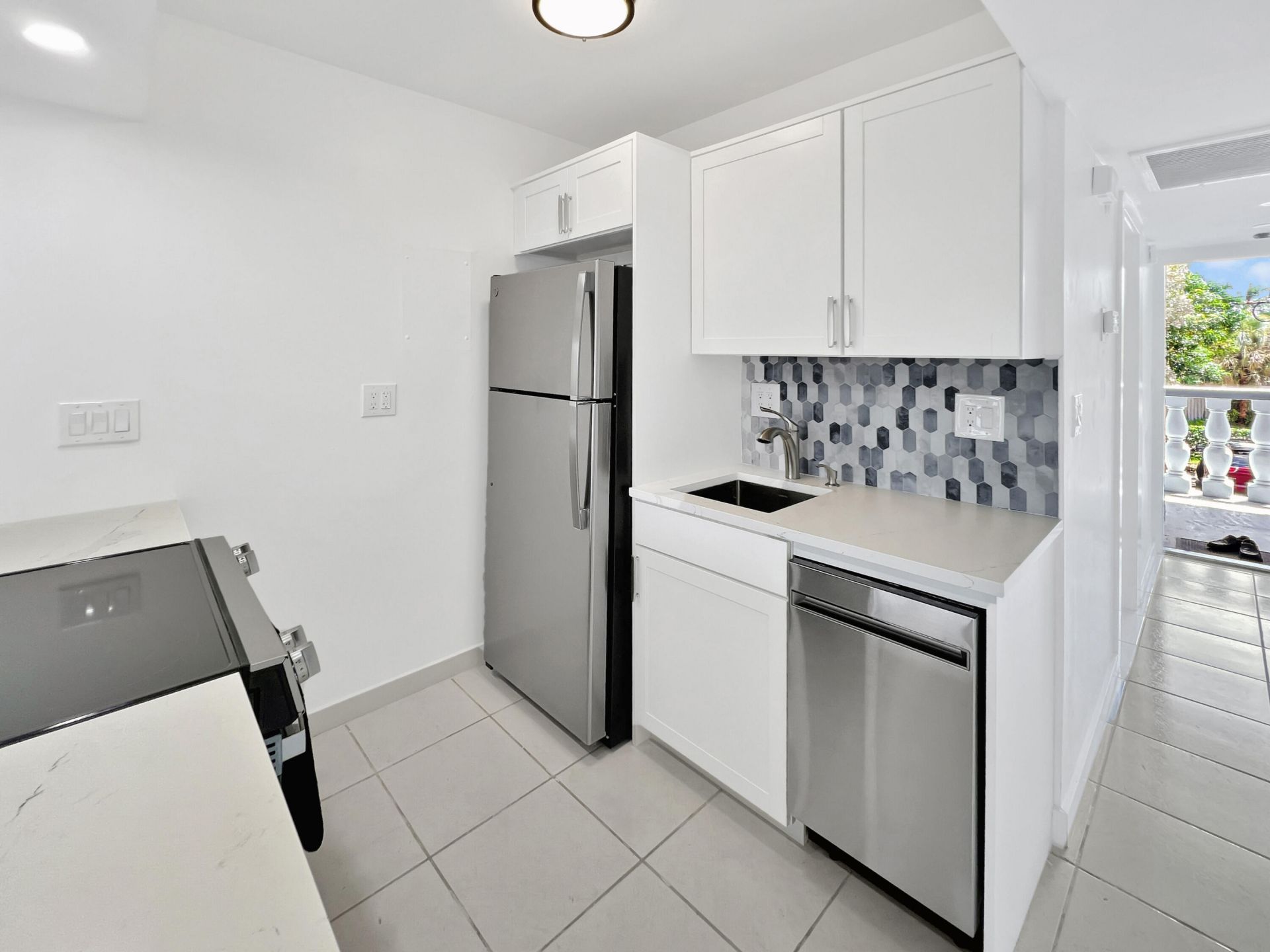 801 NE 18th Court, Unit 208, Fort Lauderdale, FL 33305 Photo