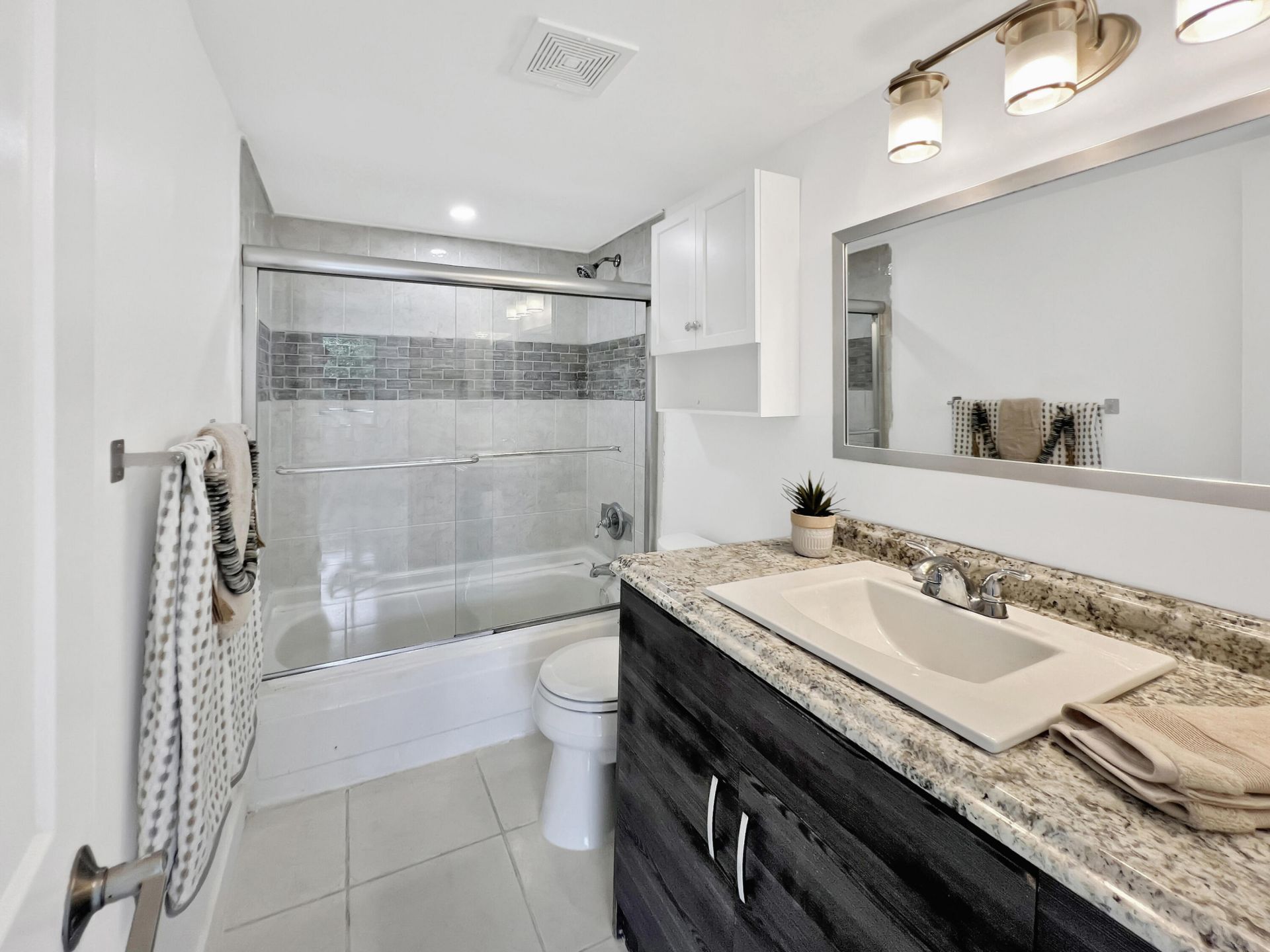 801 NE 18th Court, Unit 208, Fort Lauderdale, FL 33305 Photo