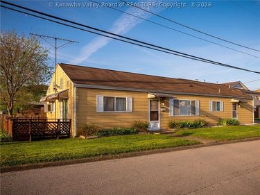 1625 Jackson Avenue, St Albans, WV 25177