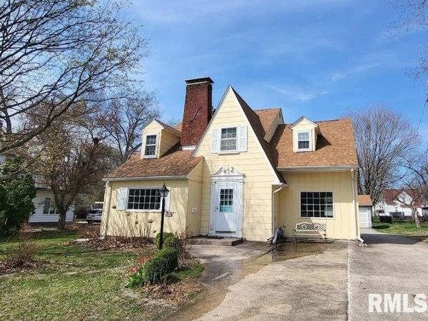 1398 N CHERRY Street, Galesburg, IL 61401
