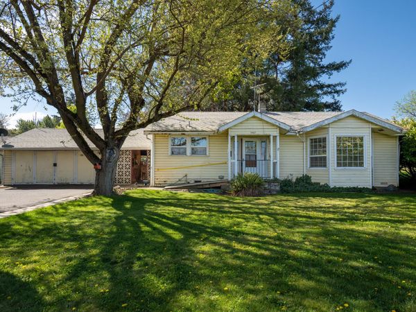 1467 S Stage Road, Medford, OR 97501