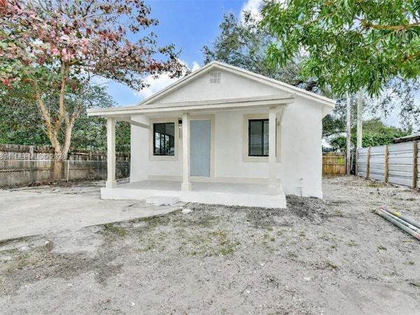 2919 NW 92nd St, Unit R, Miami, FL 33147