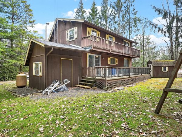 1067 Rolling Hills Drive, Lake Ariel, PA 18436