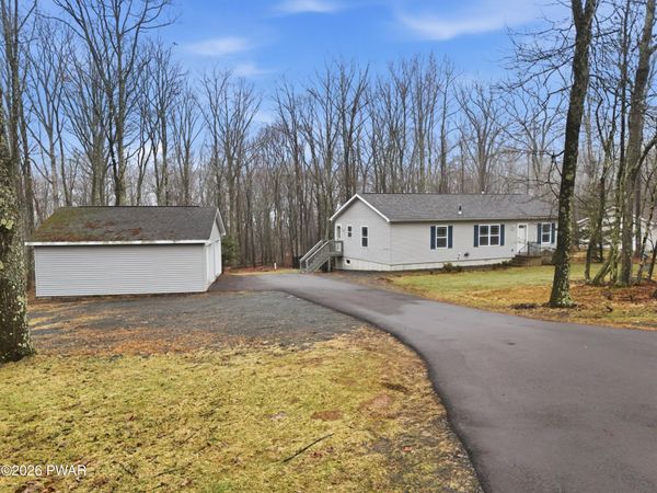 146 Tink Wig Drive, Hawley, PA 18428