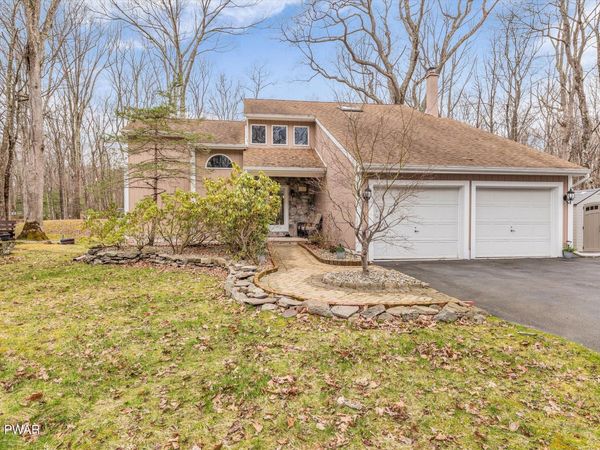 216 Canoebrook, Hawley, PA 18428