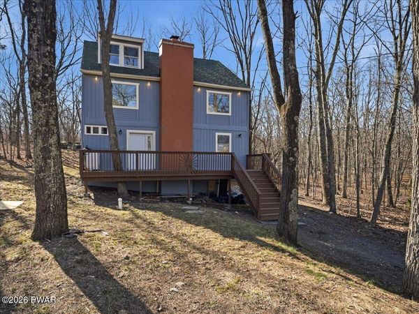 211 Geese Court, Bushkill, PA 18324