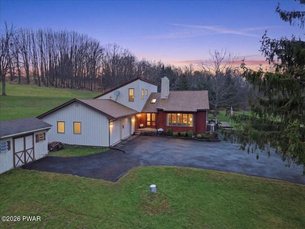 421 W Abington Road, Dalton, PA 18414
