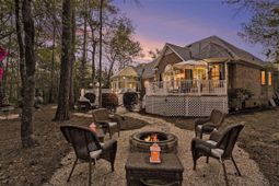 180 Highwood Circle photo 4