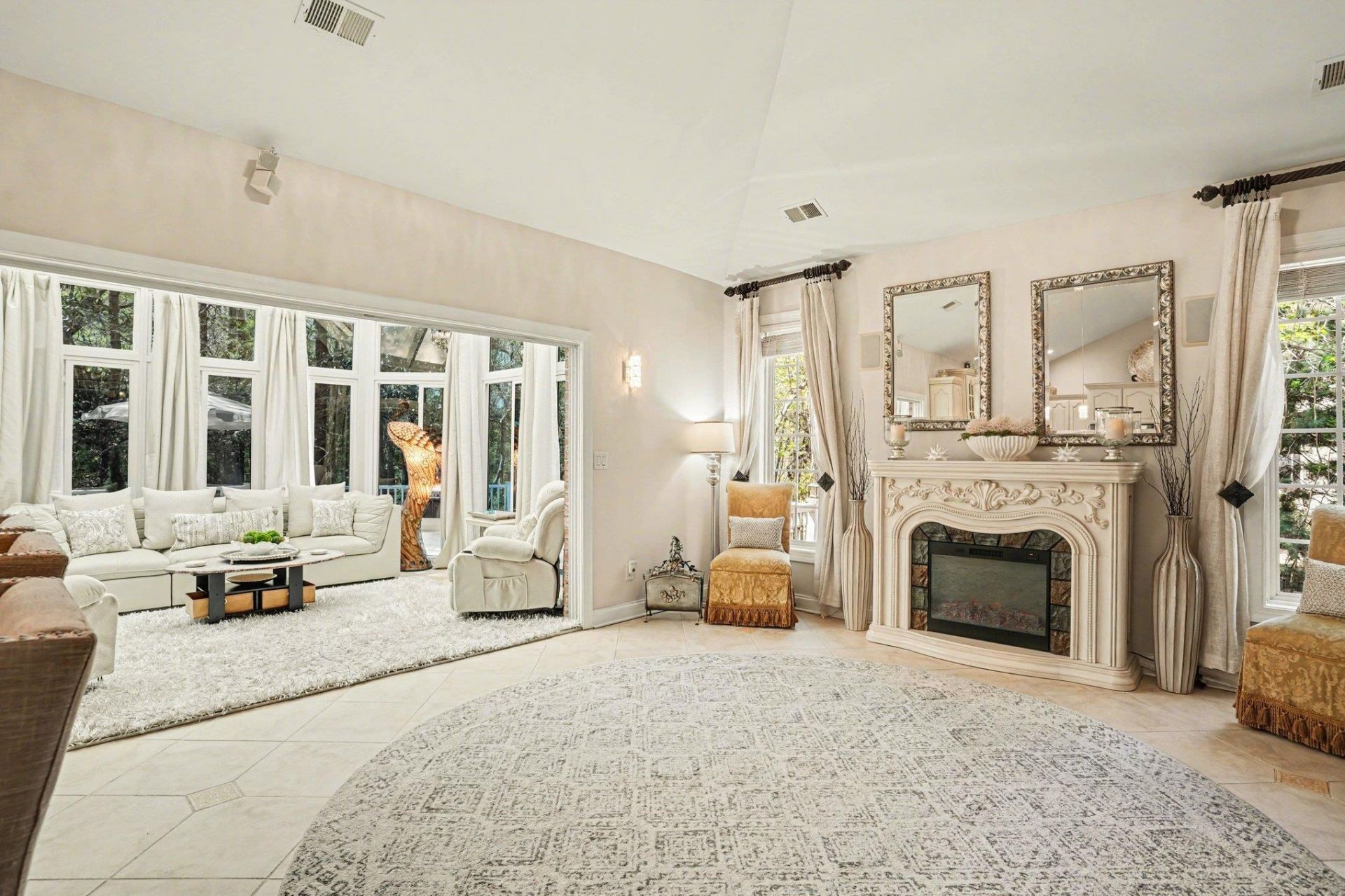 180 Highwood Circle Photo 44