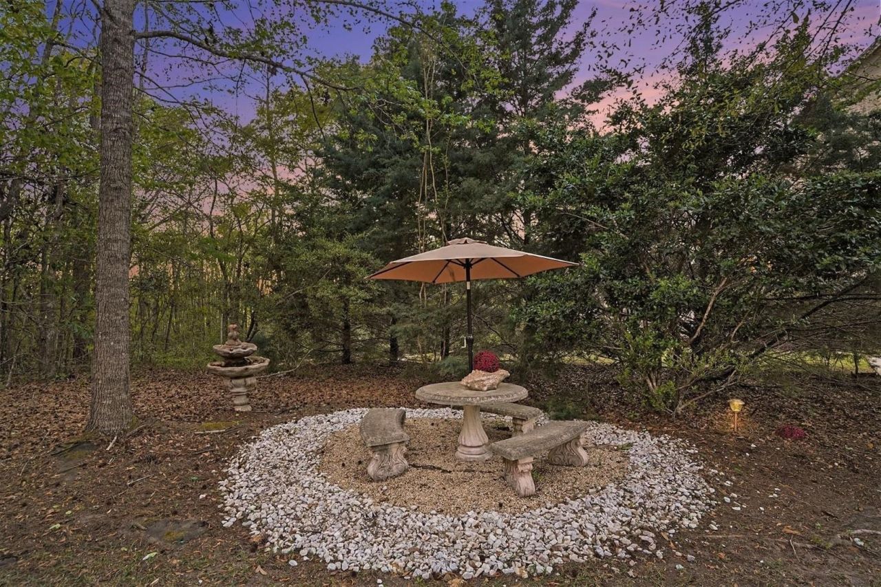 180 Highwood Circle Photo 48