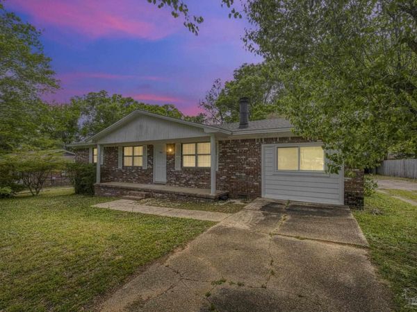 2911 Baronne St, Pensacola, FL 32526