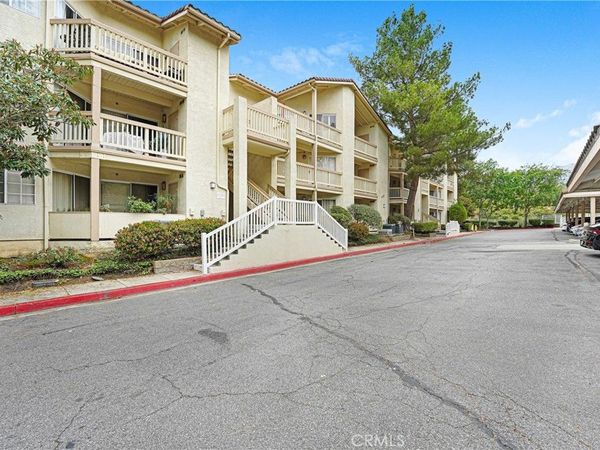 5728 Oak Bend Lane, Unit 310, Oak Park, CA 91377