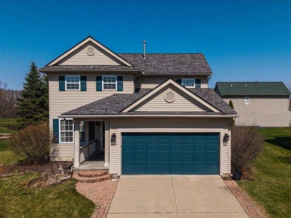 8302 N Warwick Court, Ypsilanti, MI 48198