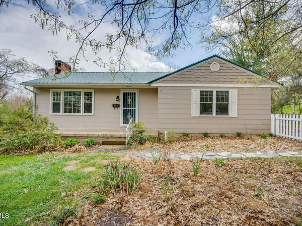 408 Oak Grove Avenue, Greeneville, TN 37745